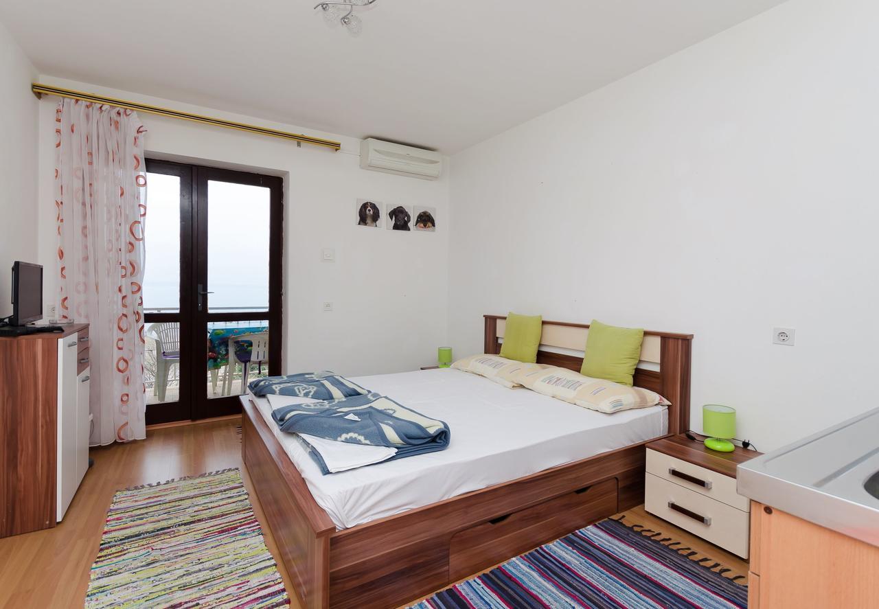 Apartments And Room Luka Klenovica Luaran gambar